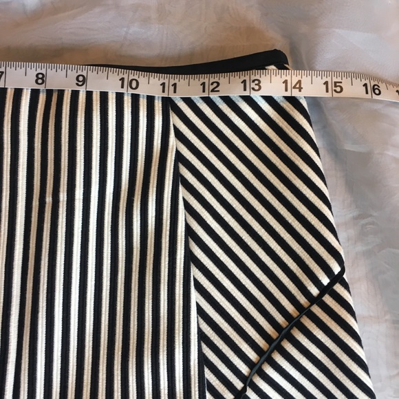 Banana Republic High Waisted Skater Skirt 6 - Picture 5 of 10